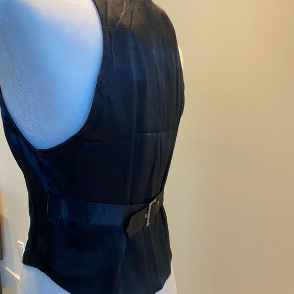 Black satin sleeveless button up - Picture 4 of 4